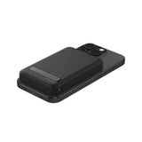 Bateria_Inalambrica_Belkin_5000mAh_con_MagSafe_y_Soporte_Negro_Imagen_posicion_4_iShop_Panama_