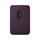 Cartera de FineWoven con MagSafe para el iPhone - Color zarzamora