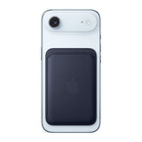 Tarjetero_FineWoven_con_MagSafe_para_iPhone_Negro_Imagen_posicion_4_iShop_Panama