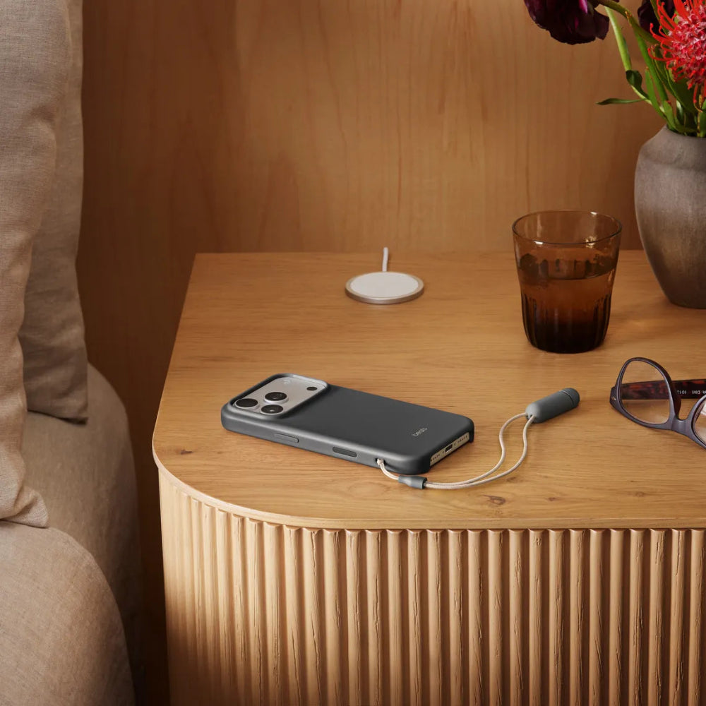 Case_Beats_para_iPhone_17_Pro_con_Soporte_MagSafe_y_Control_de_Camara_Gris_Granito_Imagen_posicion_2_iShop_Panama