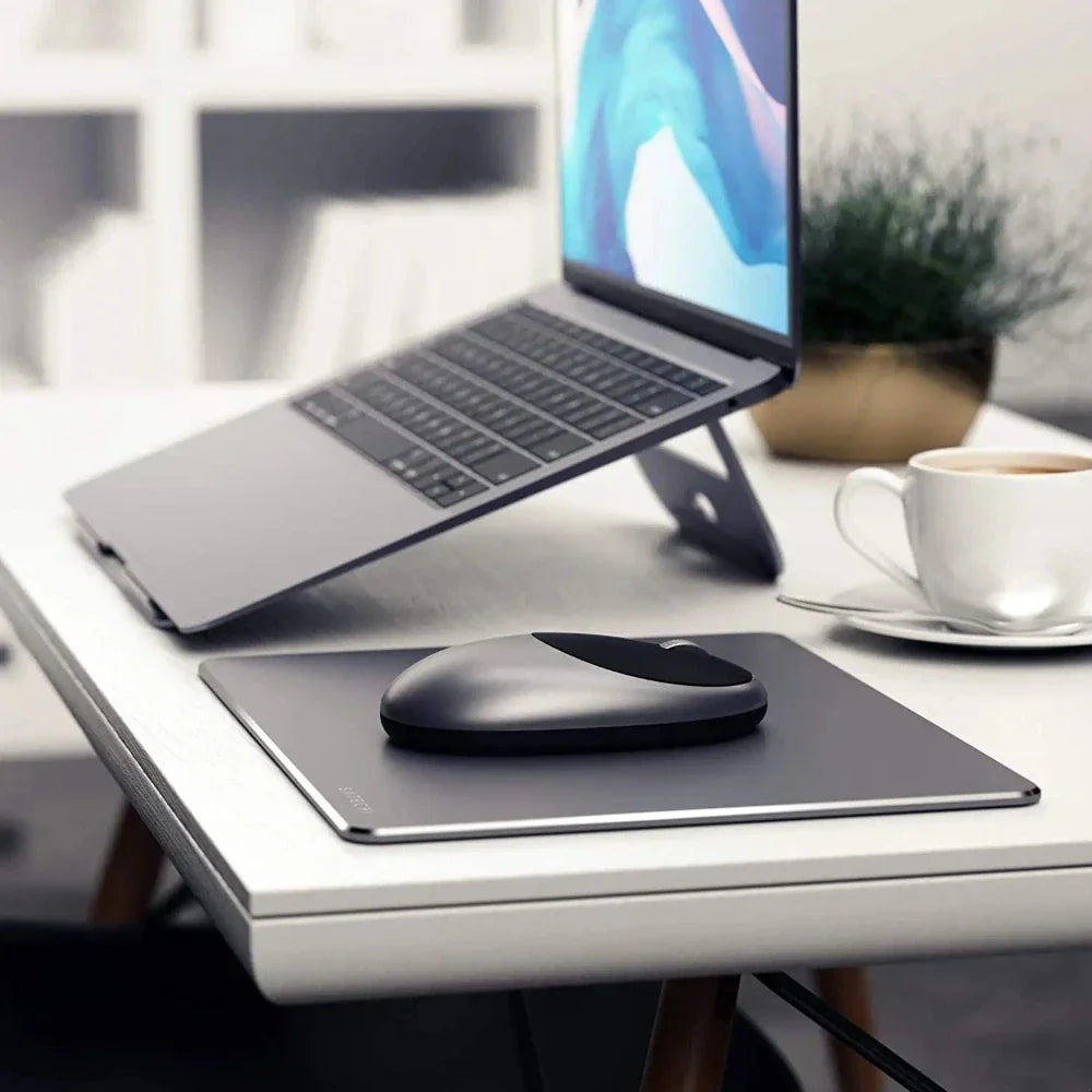 Mouse_Satechi_Inalambrico_M1_Bluetooth_Gris_Espacial_Imagen_posicion_6_iShop_Panama