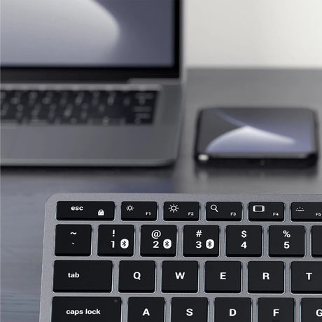 Teclado_Retroiluminado_Satechi_Slim_X1_Bluetooth_Espanol_Gris_Espacial_Imagen_posicion_5_iShop_Panama